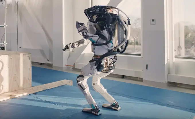 “Comparison of hydraulic and all-electric versions of Boston Dynamics Atlas robot.”